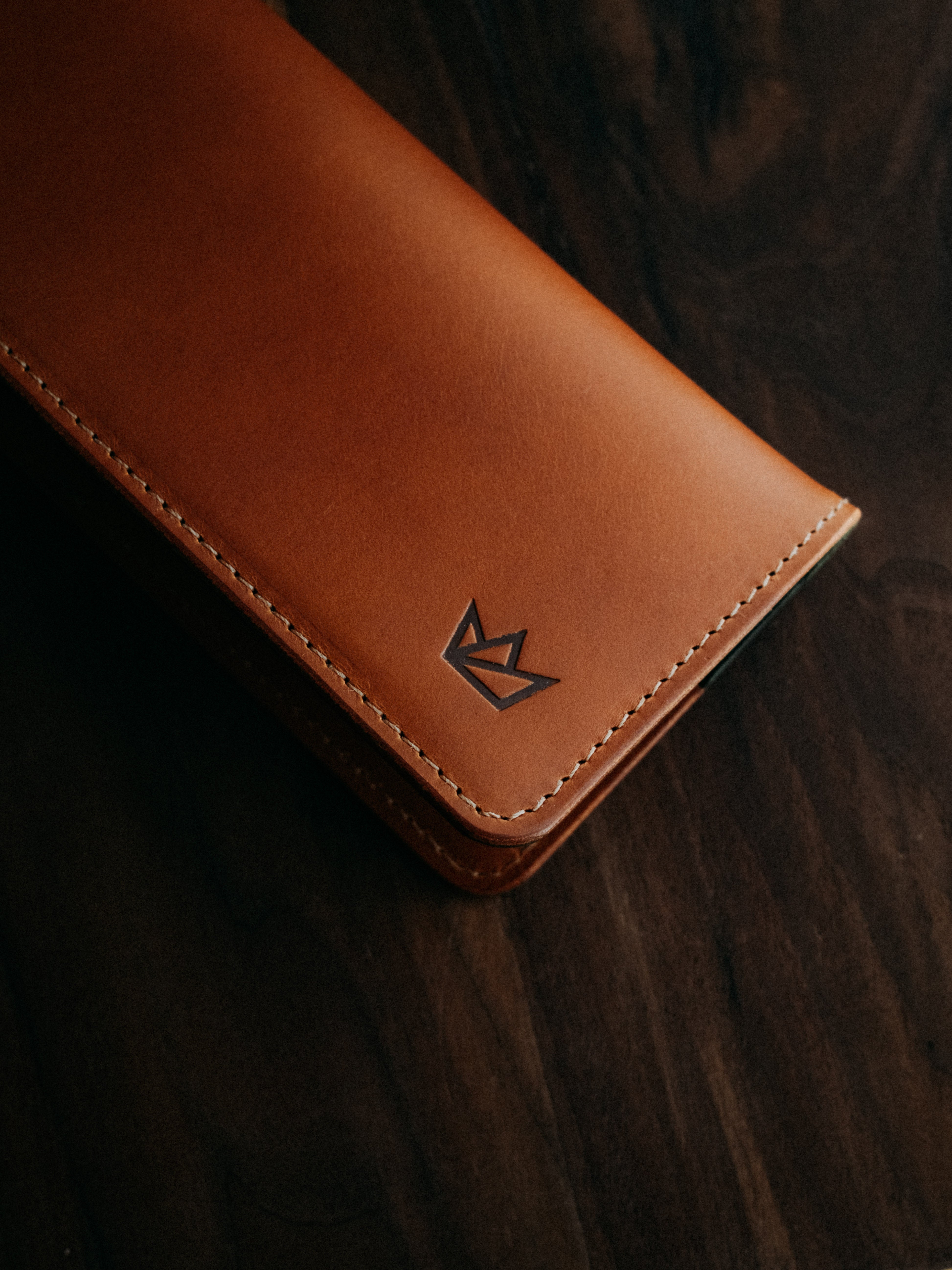 THE LONG WALLET