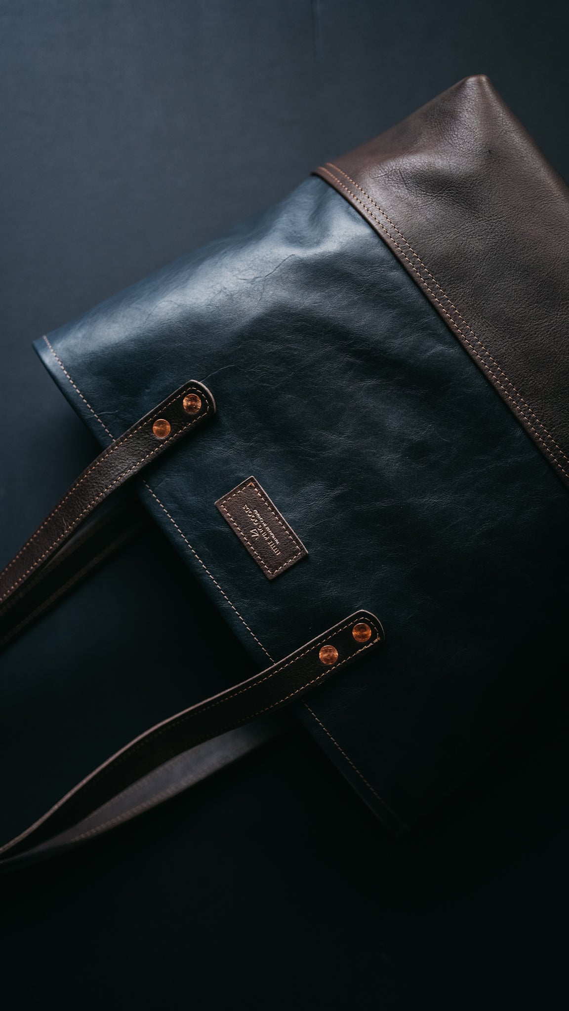 The Market Tote - Dark Blue & Brown