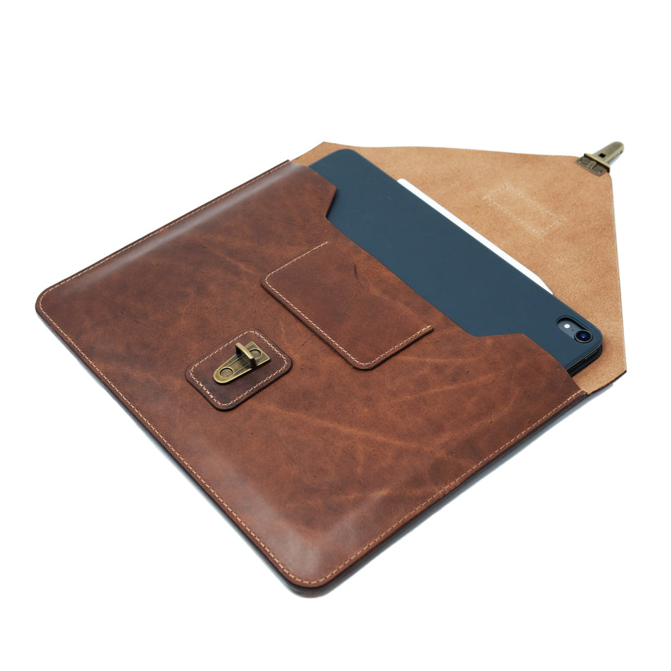 The E1 - 3RD & 4TH Gen iPad Pro Case - Saddle Tan