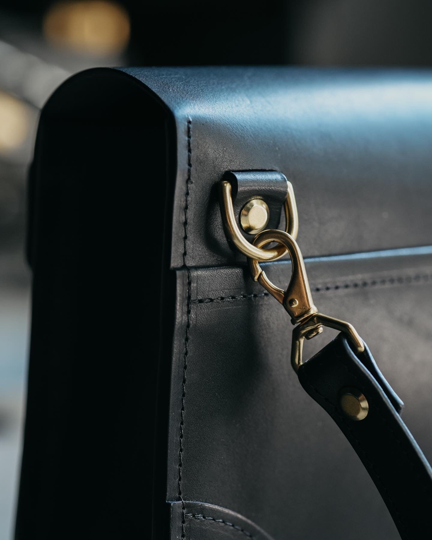 The Traveler Crossbody Bag - Black & Gold